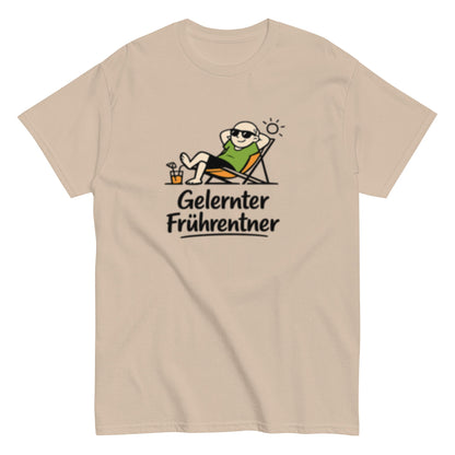 GELERNTER FRÜHRENTNER - Lustiges Herren T-Shirt - SprücheKüche - Druckfrisch & frech