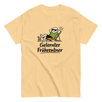 GELERNTER FRÜHRENTNER - Lustiges Herren T-Shirt - SprücheKüche - Druckfrisch & frech