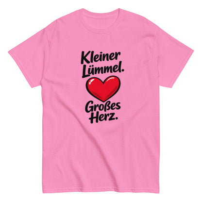 Kleiner Lümmel, großes Herz - Lustiges Unisex T-Shirt - SprücheKüche - Druckfrisch & frech