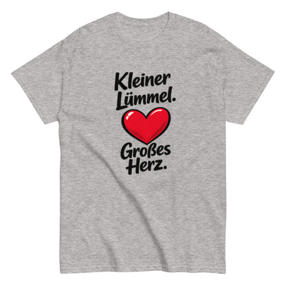 Kleiner Lümmel, großes Herz - Lustiges Unisex T-Shirt - SprücheKüche - Druckfrisch & frech