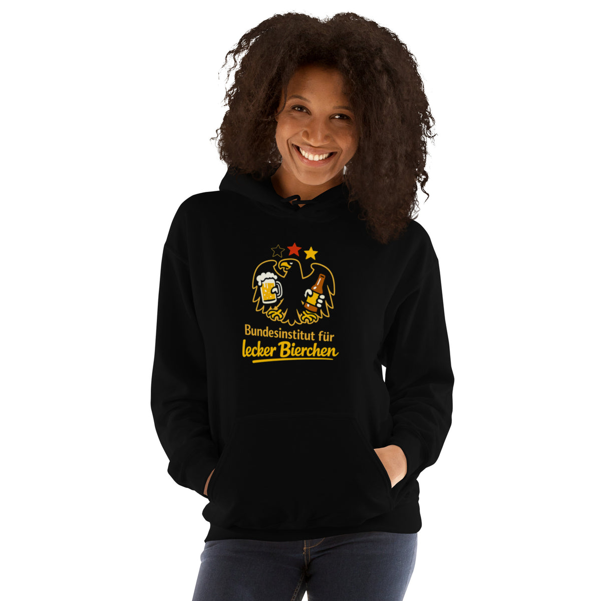Schwarzer Hoodie mit goldenem Adler, der ein Bier und eine Bierflasche hält, und dem Schriftzug Bundesinstitut für lecker Bierchen.