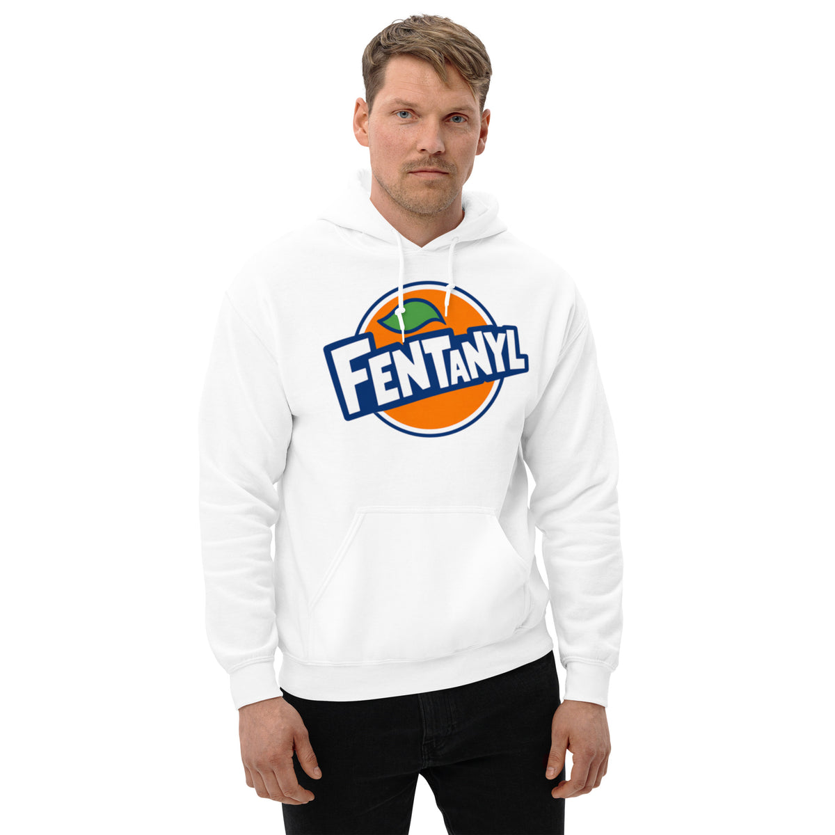 Weißer Hoodie mit auffälligem Fentanyl Statement-Motiv