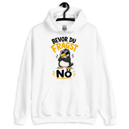 Weißer Hoodie mit einem coolen Pinguin mit Sonnenbrille und dem Schriftzug Bevor du fragst Nö in schwarzer und gelber Schrift.
