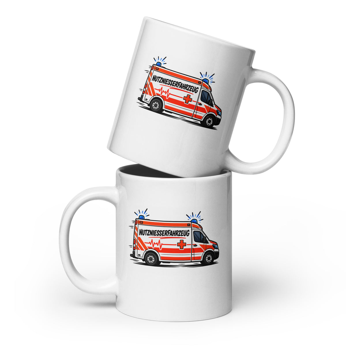 Lustige weiße Tasse mit Comic-Rettungswagen und dem Spruch „Nutzniesserfahrzeug“ in schwarzer und roter Schrift.